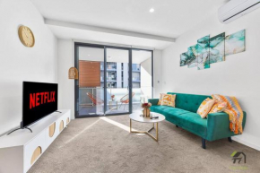 Warm 2 Bedroom apartment in Wolli Creek, Sydney
